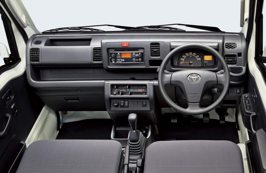 Торпедо Toyota Pixis Truck 2016 года  (фото 3 из 6)